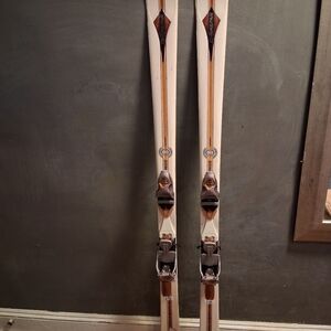 Dynastar Intuitive 74 Skis (175 cm) with LOOK Bindings